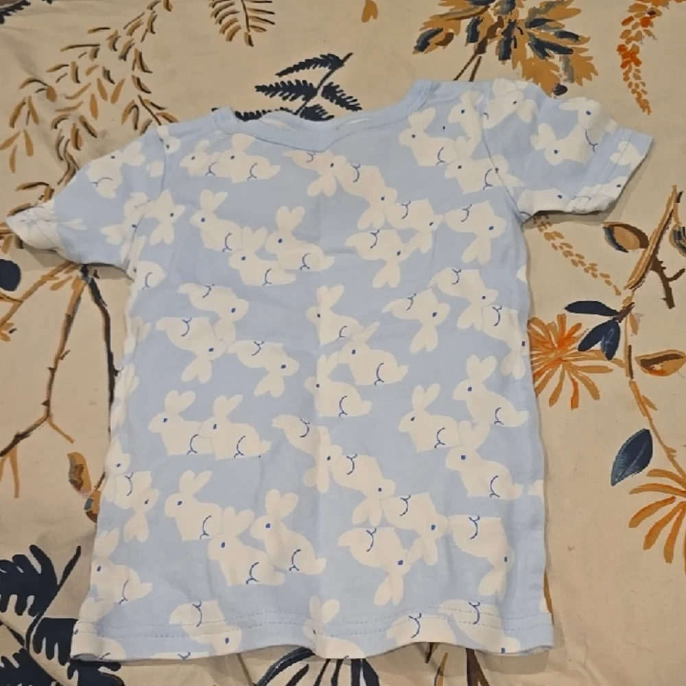 ❤️10/$13 Cat & Jack Light Blue Bunny Print Pajama Top